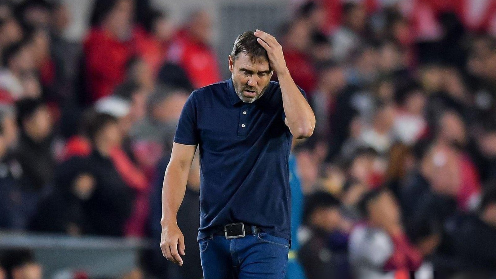 River y Coudet caminan por el precipicio